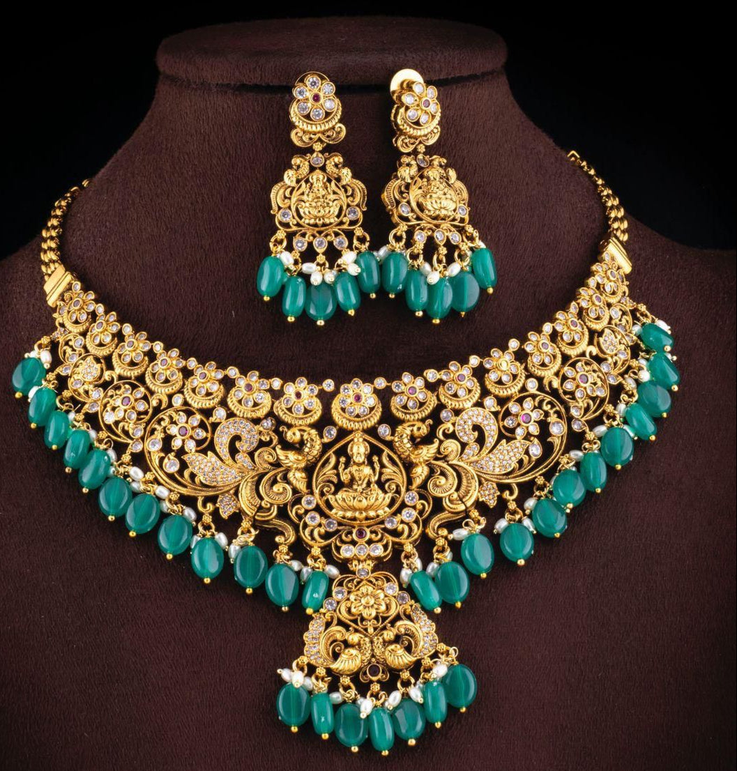 Temple choker set