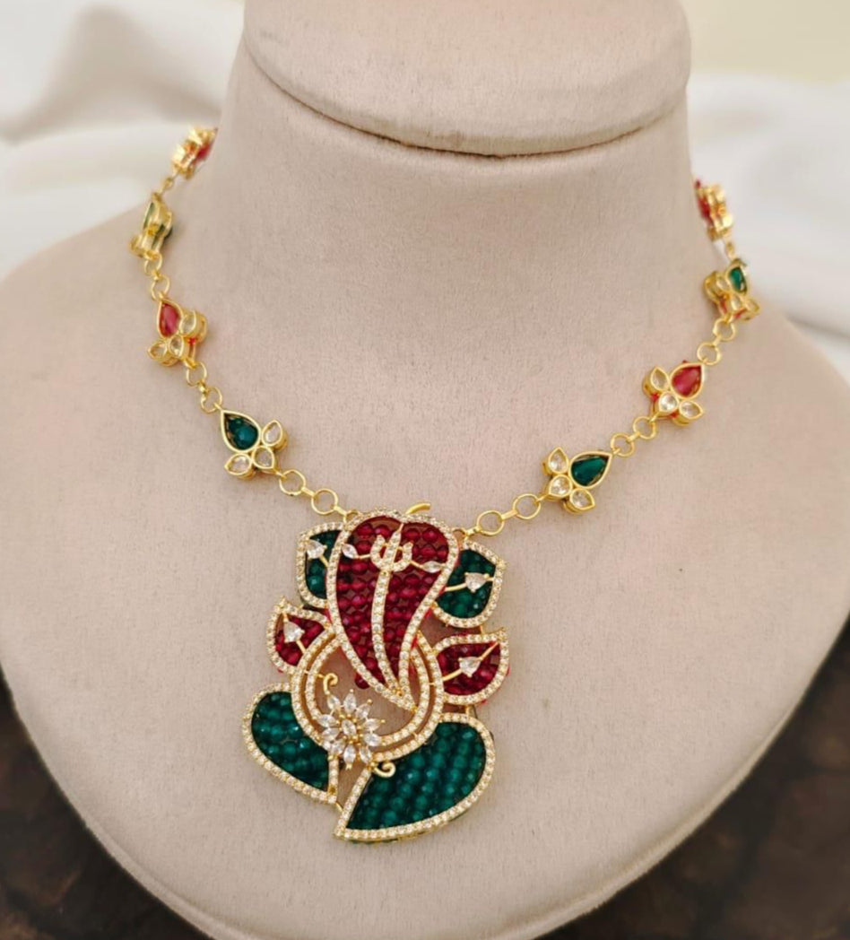 Vinayak Necklace set