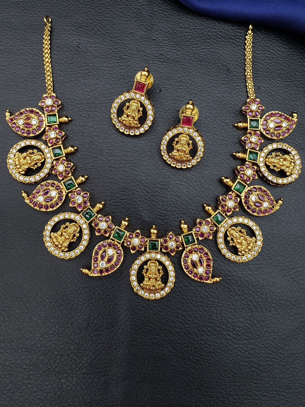 short mango necklace set