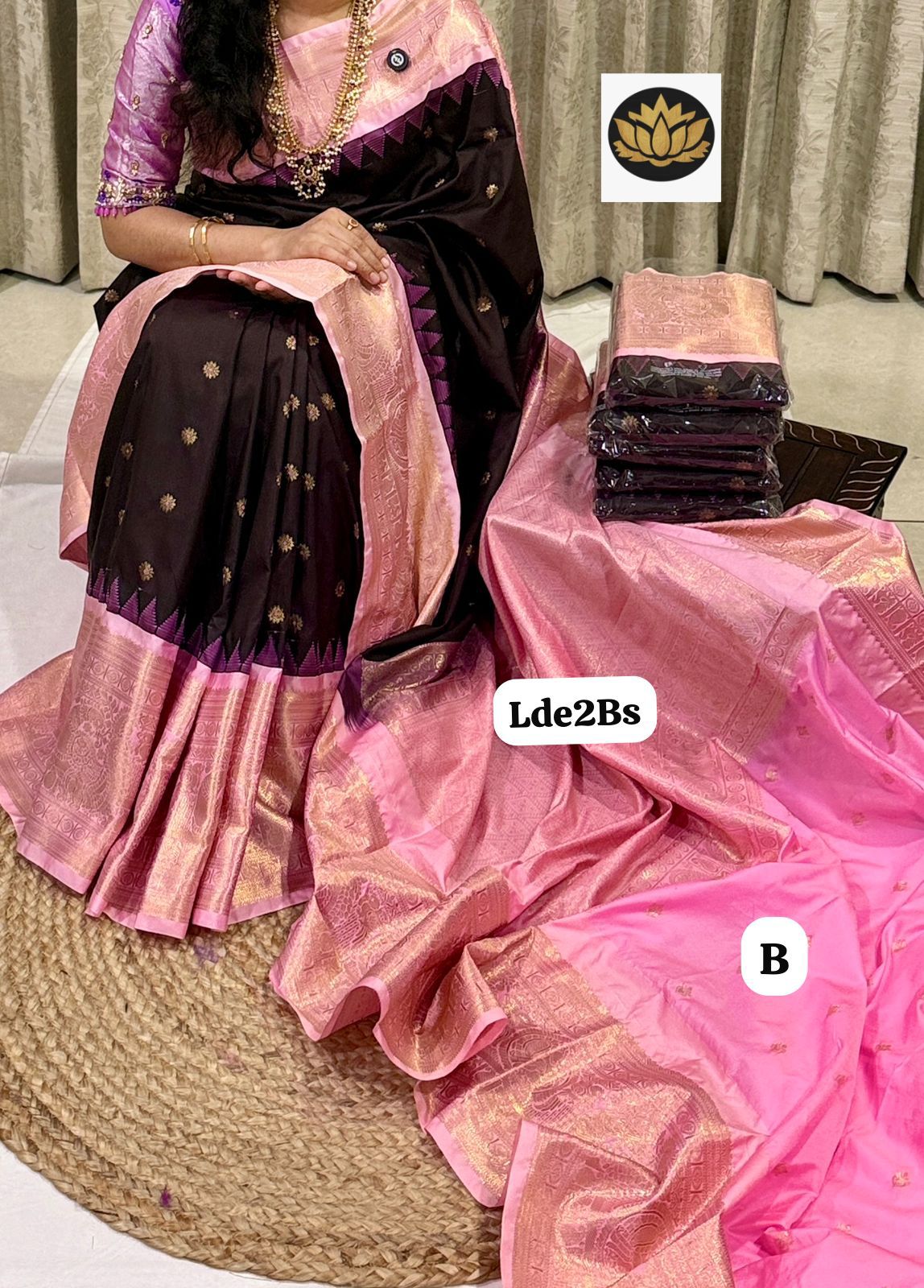 Semi Gadwal silk sarees with Contrast stitched blouse.Blouse size-38 to 42 adjustable size