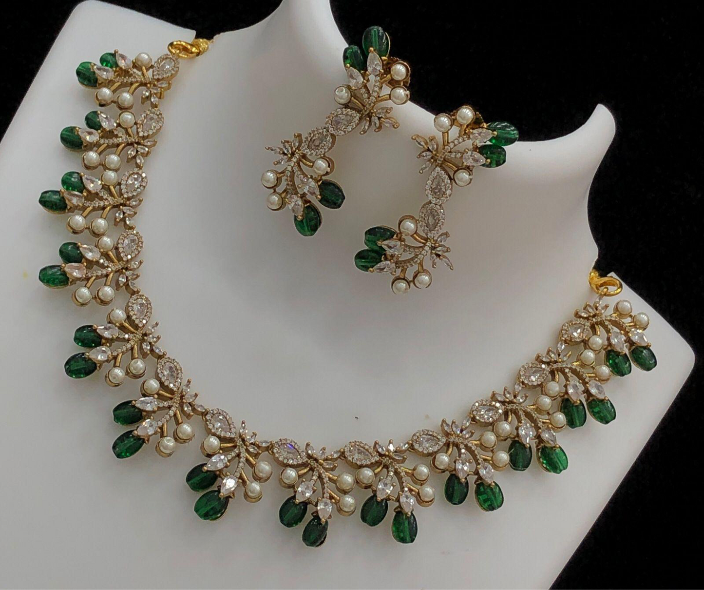 simple choker set