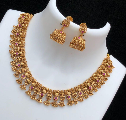 Antique choker