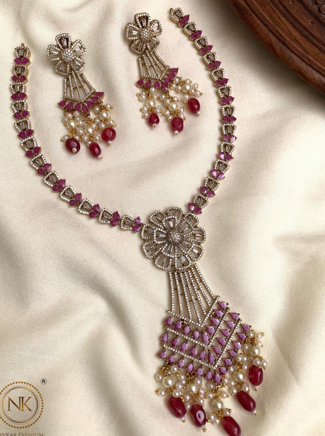 victorian choker set