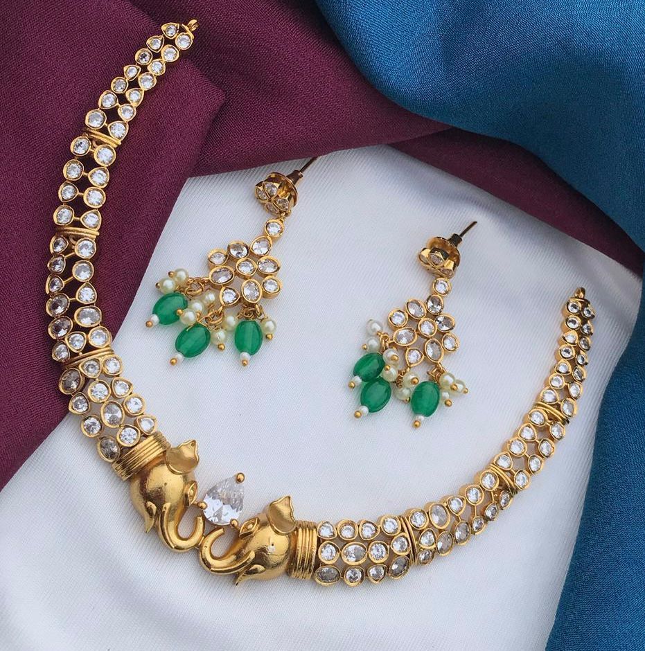 Statement elephant choker