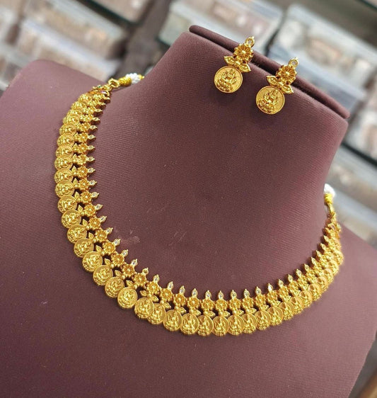 Temple choker