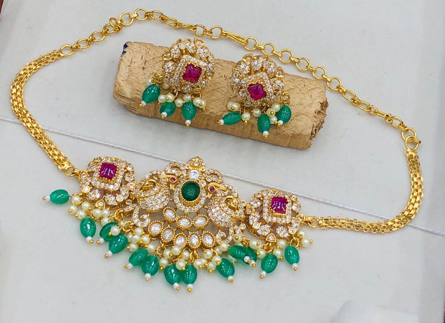 choker set