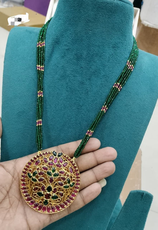 Green beaded kempu set