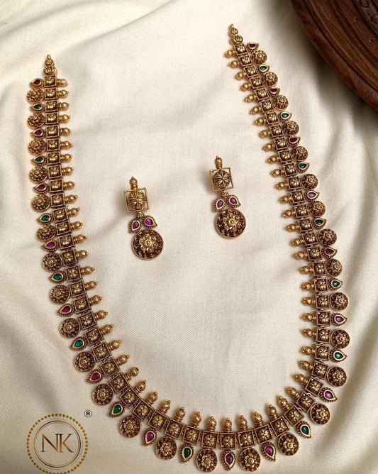 Long traditional temple set